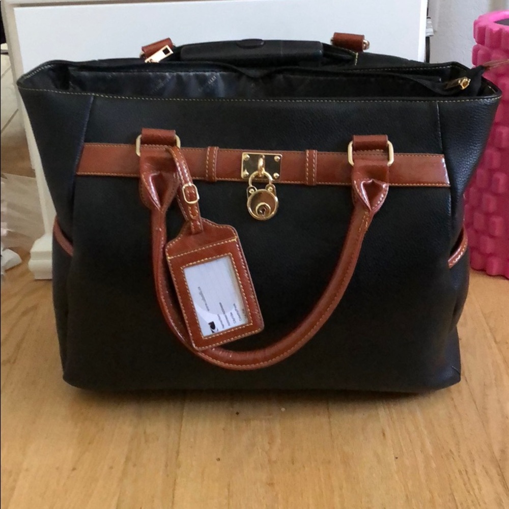 Black rolling tote